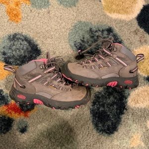 Waterproof toddler Keen hiking boots